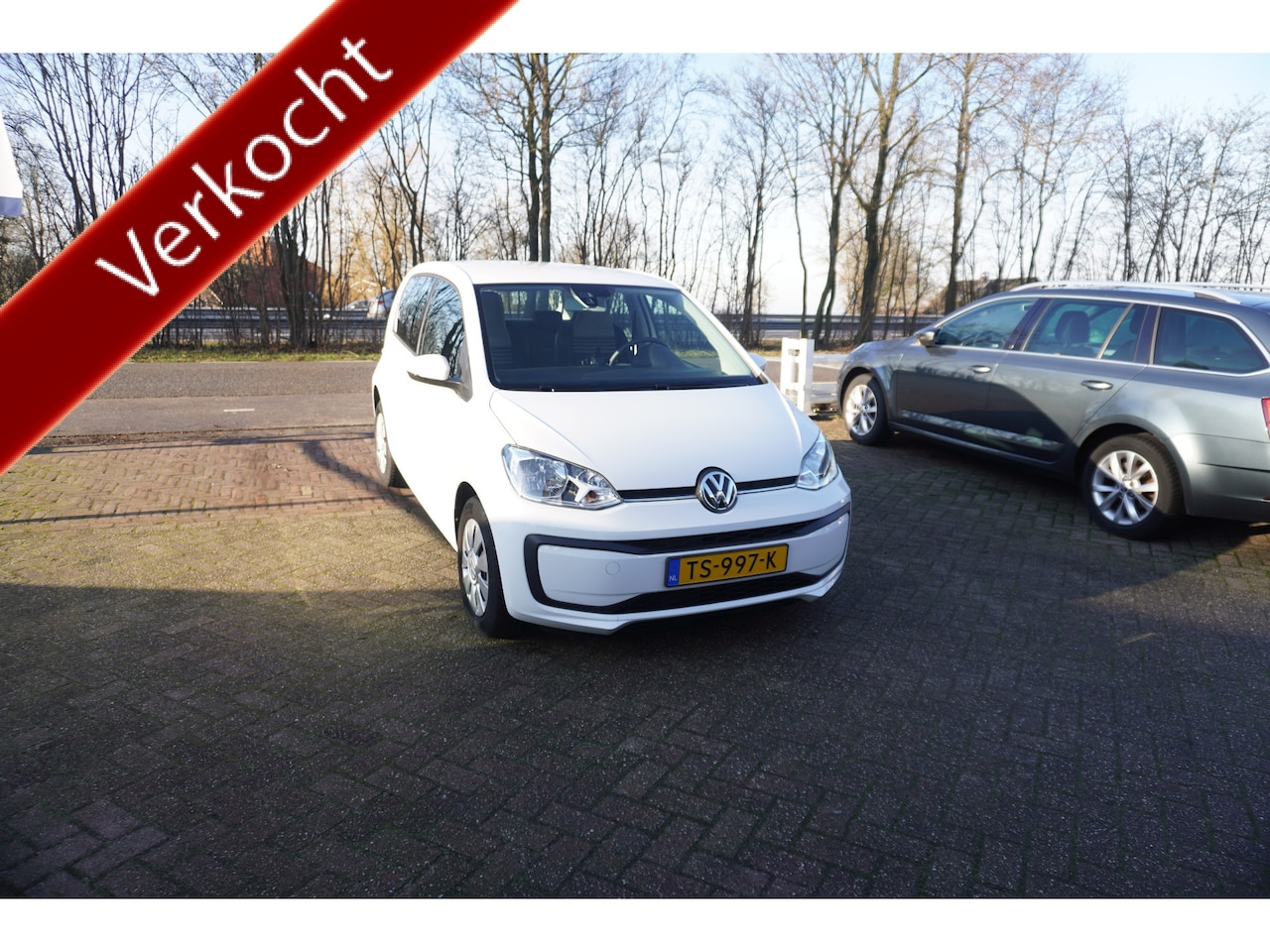 Volkswagen Up! - 1.0 BMT move up! BLUETOOTH 5-DEURS AIRCO - AutoWereld.nl