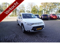 Mitsubishi Outlander - 2.0 PHEV Business Edition X-Line TREKHAAK CAMERA NAVI CLIMA