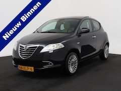 Lancia Y(psilon) - Ypsilon 0.9 TwinAir Platinum, leder, panoramadak, 5 deurs, airco, prachtige auto