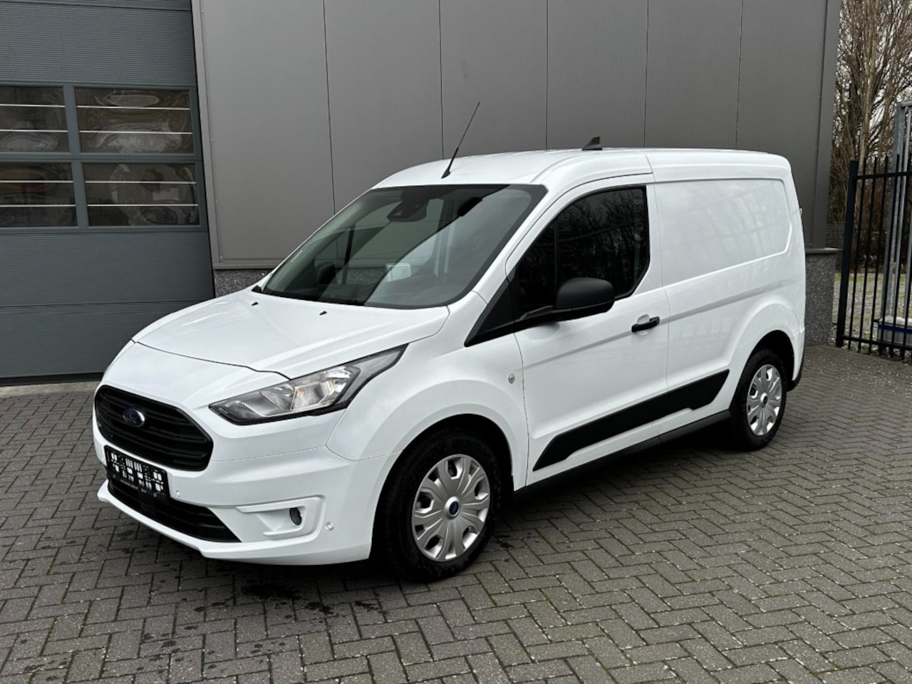 Ford Transit Connect - L1 Trend 1.5 TDCi 100pk PDC v+a, trekhaak 5 jaar garantie 100.00 - AutoWereld.nl