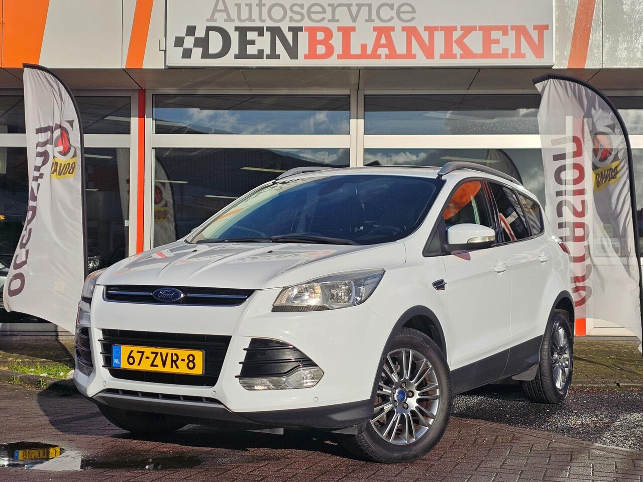 Ford Kuga - 1.6 Titanium BJ.2013 / Panodak / Navi / Keyless / 17"Lmv / Camera / Trekhaak !! - AutoWereld.nl