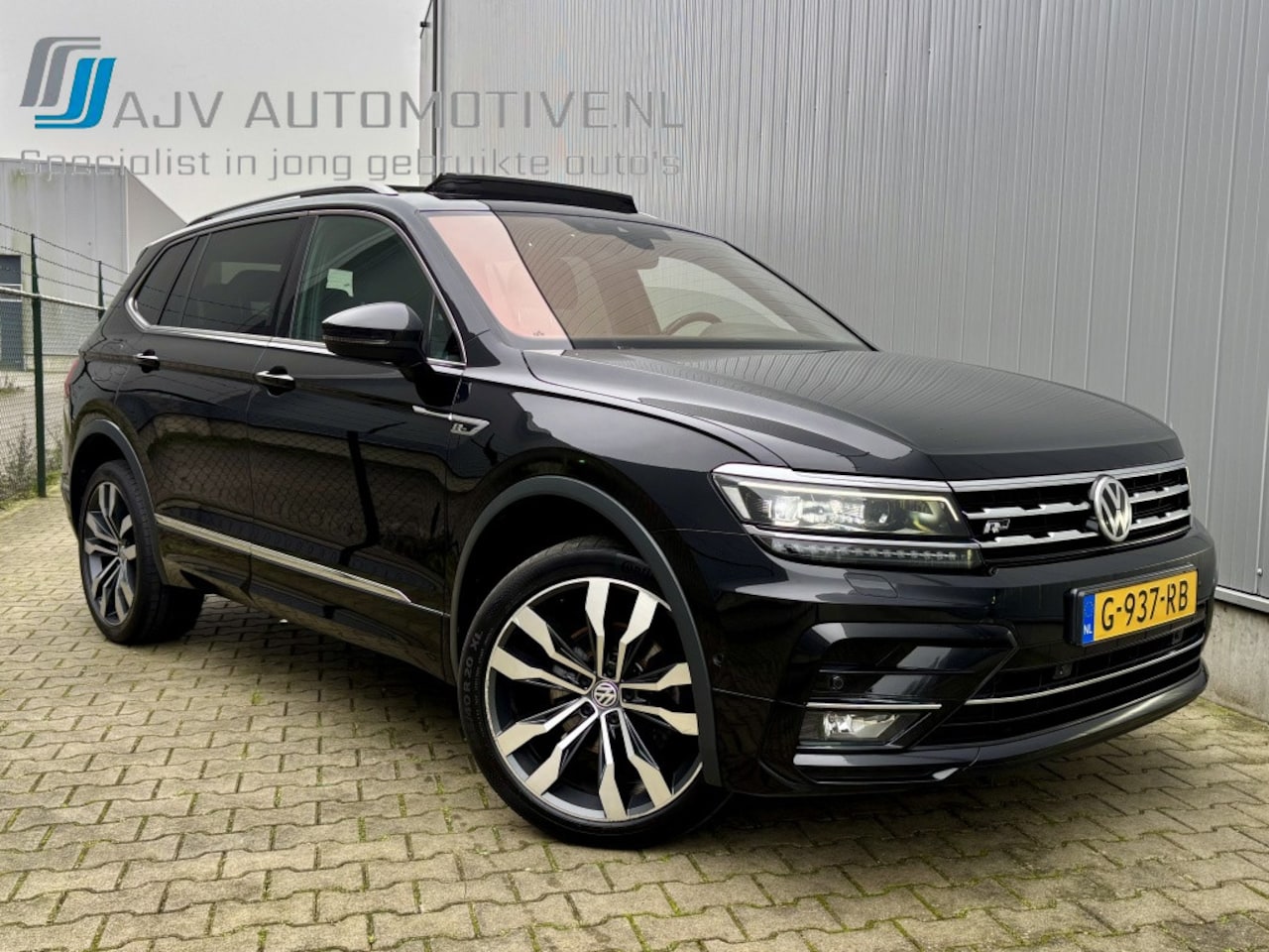 Volkswagen Tiguan Allspace - 1.5 TSI AUT R-LINE 7PERS. PANODAK TREKHAAK - AutoWereld.nl