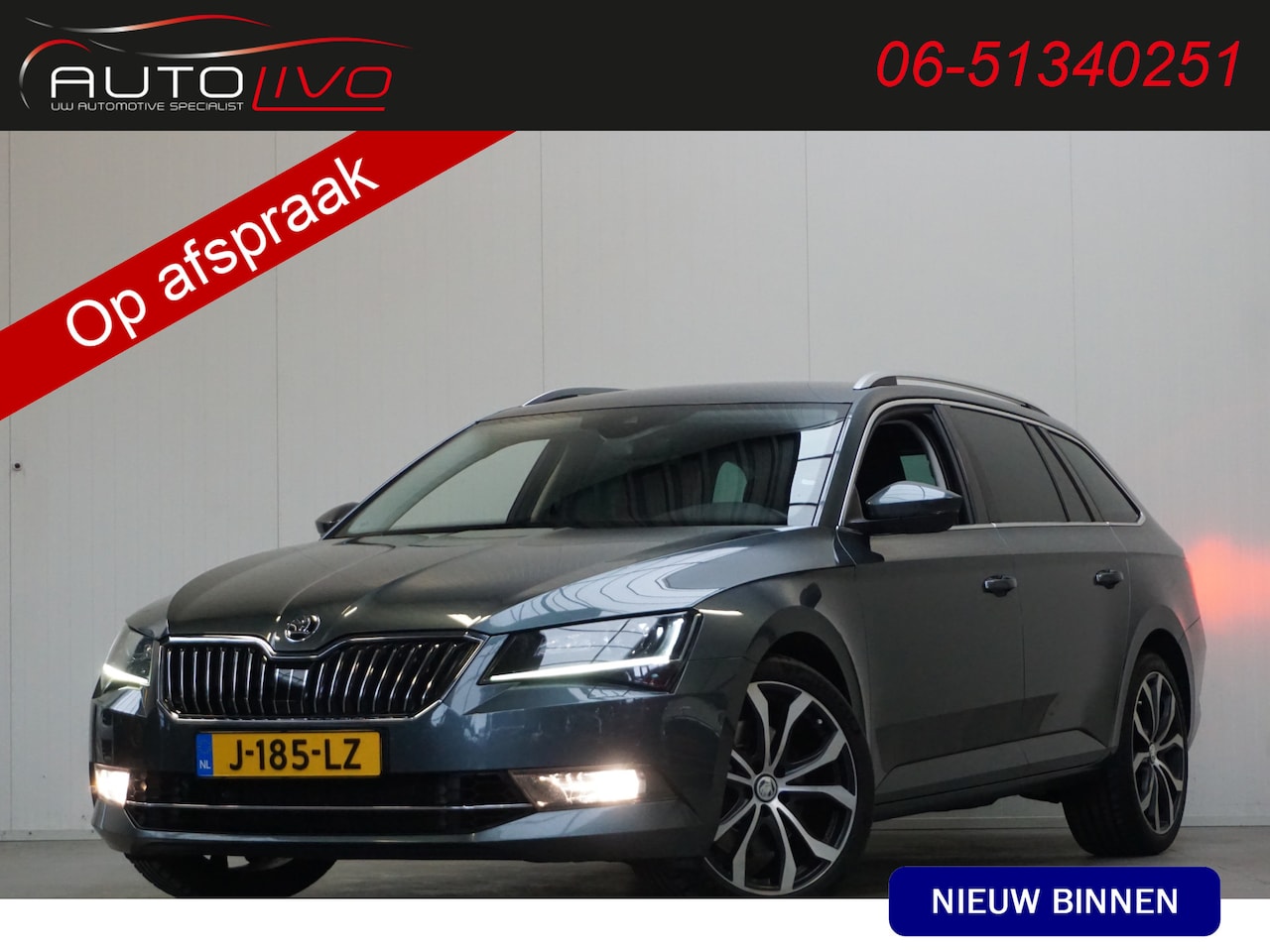 Skoda Superb Combi - 2.0 TSI 4x4 Style Business 280 PK! AUTOMAAT! APPLE XENON CLIMA TREKHAAK etc. - AutoWereld.nl