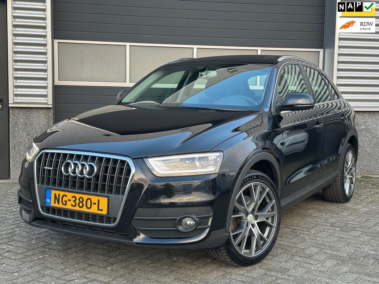 Audi Q3 - 2.0 TFSI quattro Pano trekhaak Xenon 19 INCH - AutoWereld.nl