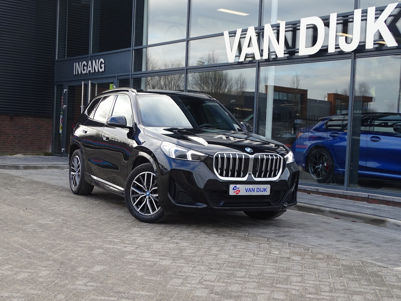 BMW X1 - xDrive25e M Sportpakket Premium Pack Ada.Led Camera Comfort Access 18" LM Velgen - AutoWereld.nl