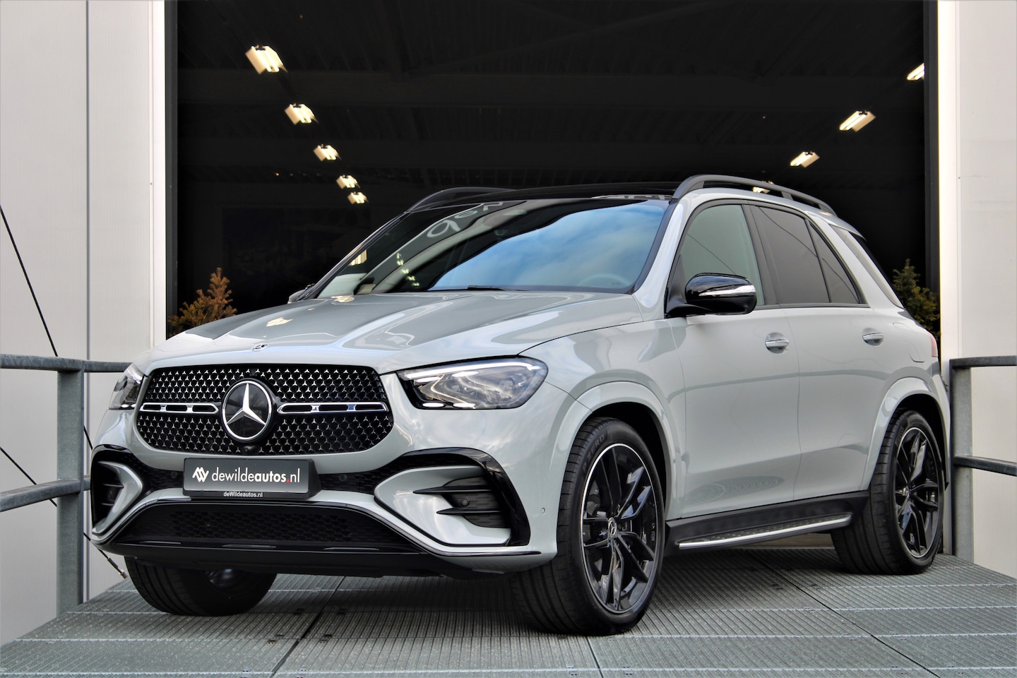 Mercedes-Benz GLE-Klasse - 400 e 4MATIC AMG 381pk Pano Airmatic Trekhaak Burmester - AutoWereld.nl