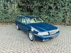 Volvo V70 - 2.5 T apk 12-2025 Stoelverwarming Trekhaak