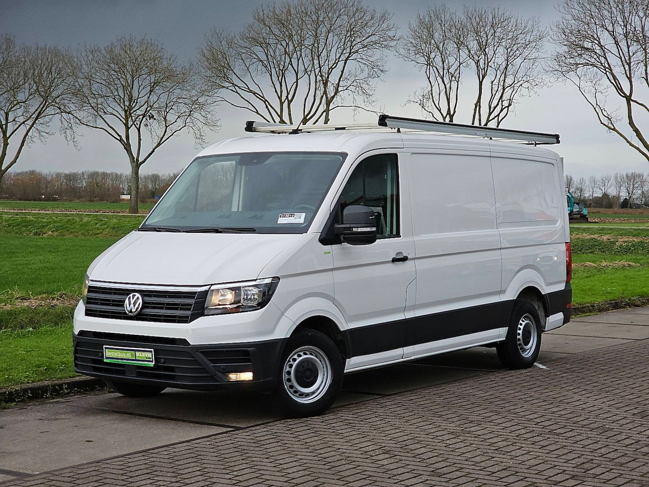 Volkswagen Crafter - 35 2.0 TDI L3H2 airco, imperiaal, trap, trekhaak, pdc, 177Pk, NAP, Euro6! - AutoWereld.nl