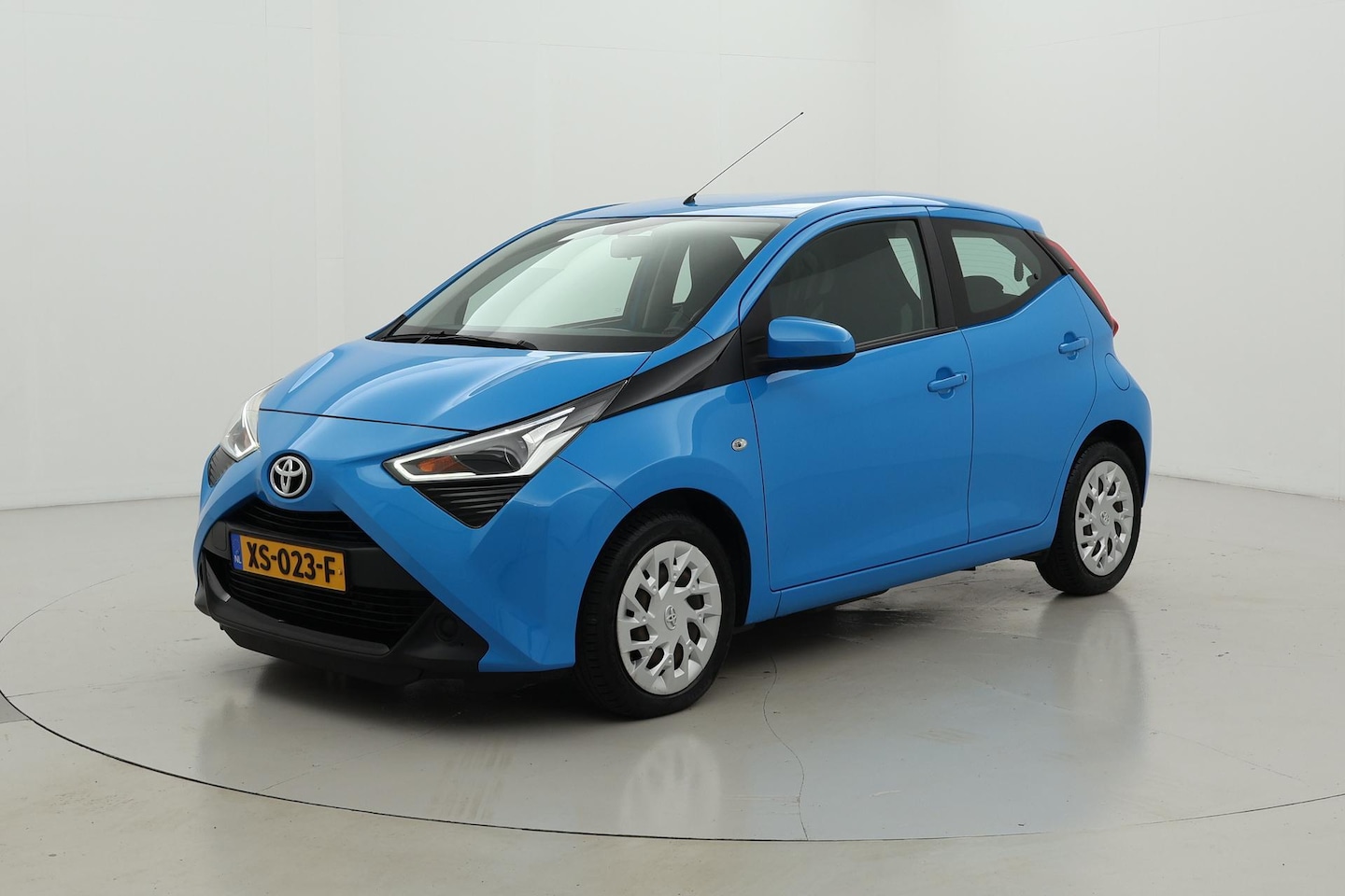 Toyota Aygo - 1.0 VVT-i x-play 1.0 VVT-i x-play 5drs - AutoWereld.nl