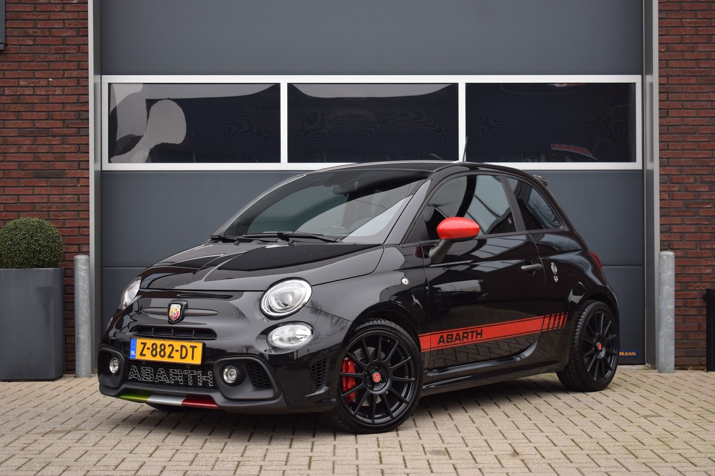 Abarth 500 - 1.4 T-Jet 595 Competizione 70th Anniversary - AutoWereld.nl