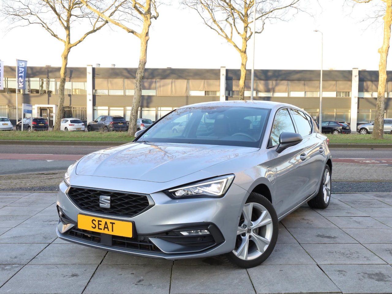 Seat Leon - FR eHybrid PHEV 1.4 TSI 204PK | Carplay | Adaptive Cruise | Stoel&Stuurverwarming | Getint - AutoWereld.nl