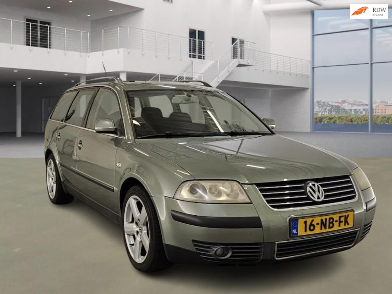 Volkswagen Passat Variant - 1.8 Turbo AUT NAVI CRUISE TREKHAAK 2 X SLEUTELS - AutoWereld.nl