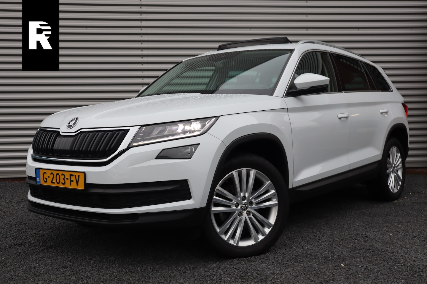 Skoda Kodiaq - 1.5 TSI Business Edition Pano / Canton / 19inch / Camera / Dodehoek / NL-Auto - AutoWereld.nl