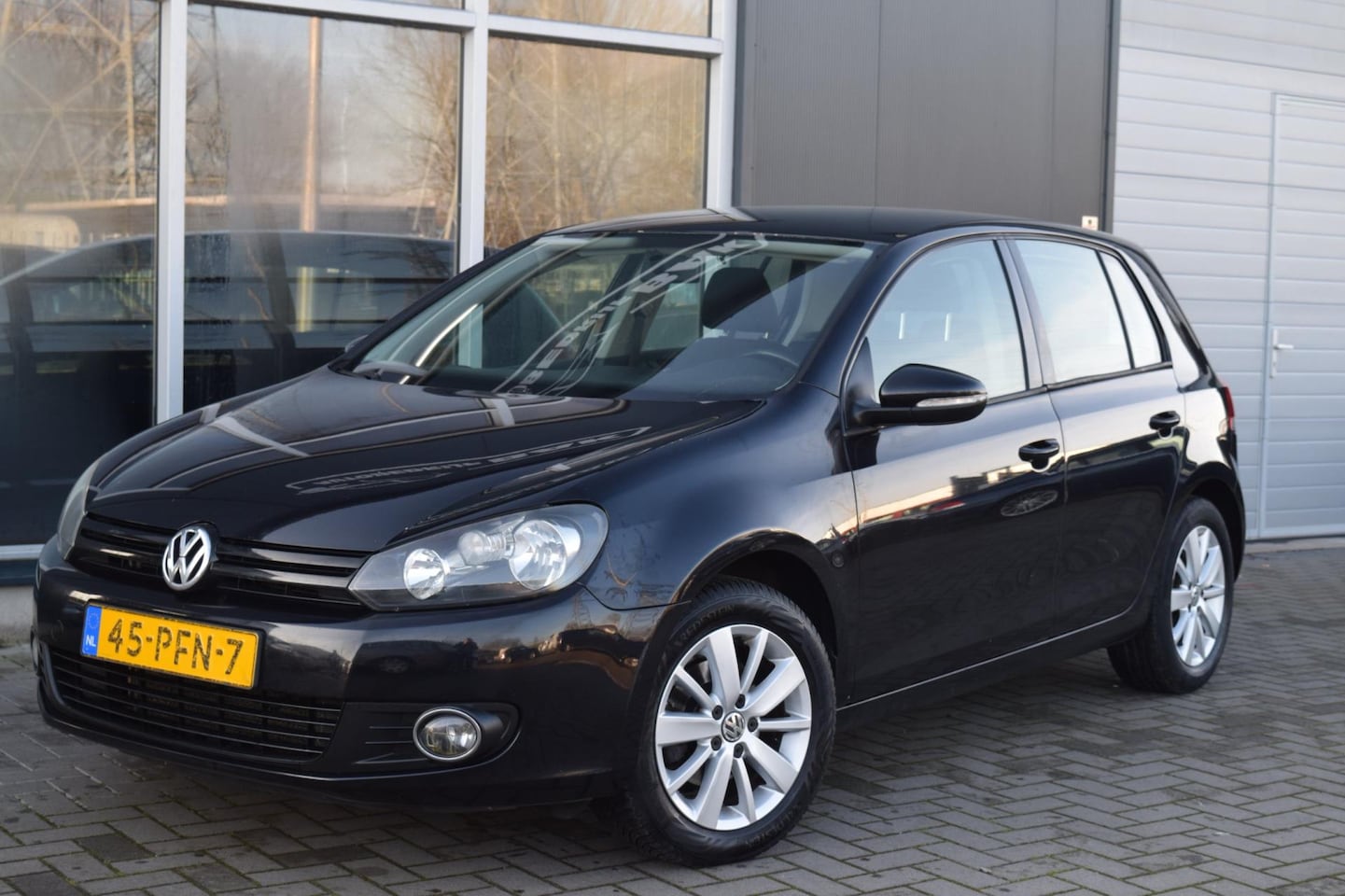 Volkswagen Golf - 1.2 TSI Tour II BlueMotion | Airco | Cruise | APK 1-2026 ! - AutoWereld.nl