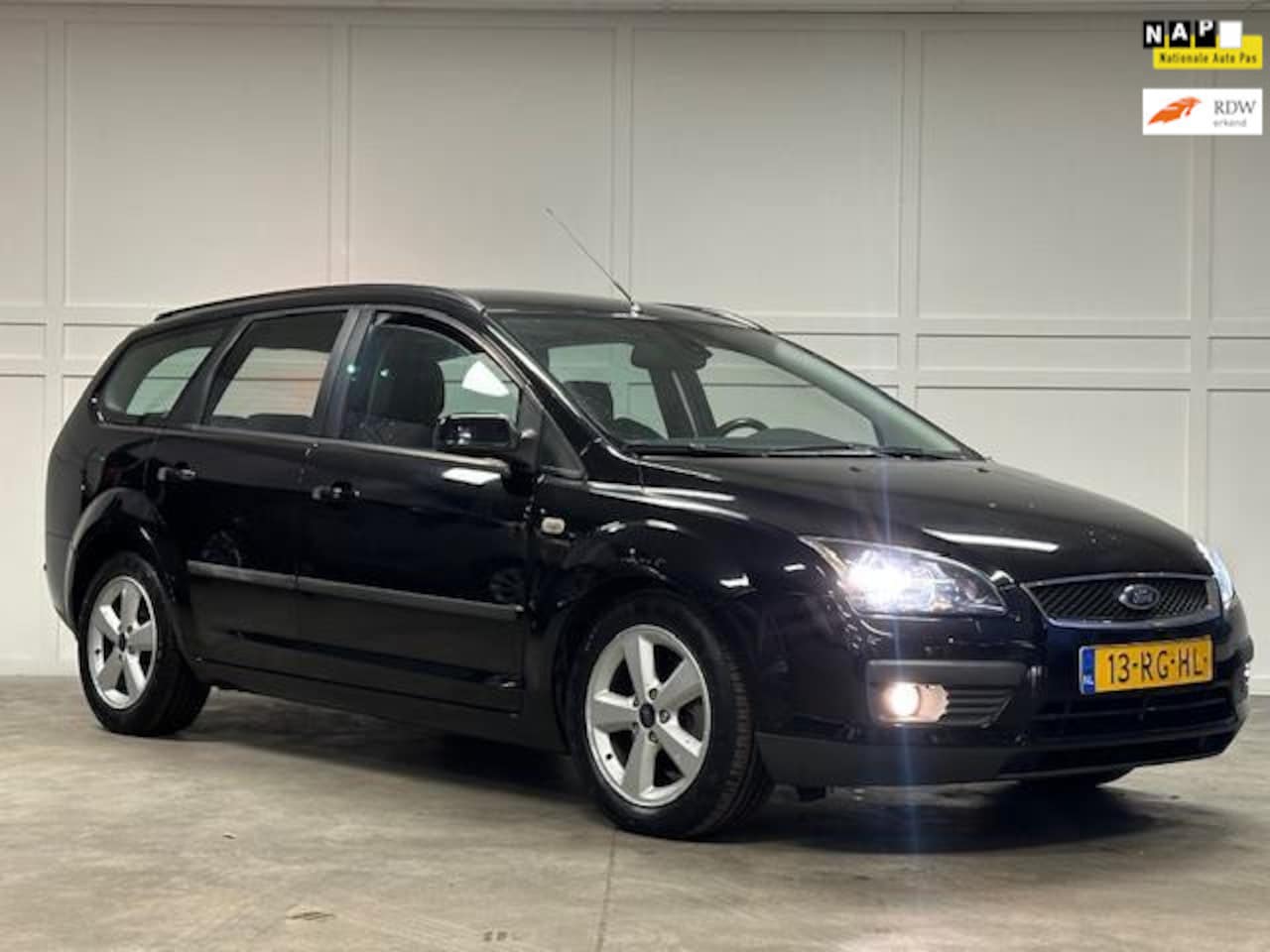 Ford Focus Wagon - 1.6-16V First Edition / Navi / Trekhaak / Cruise - AutoWereld.nl