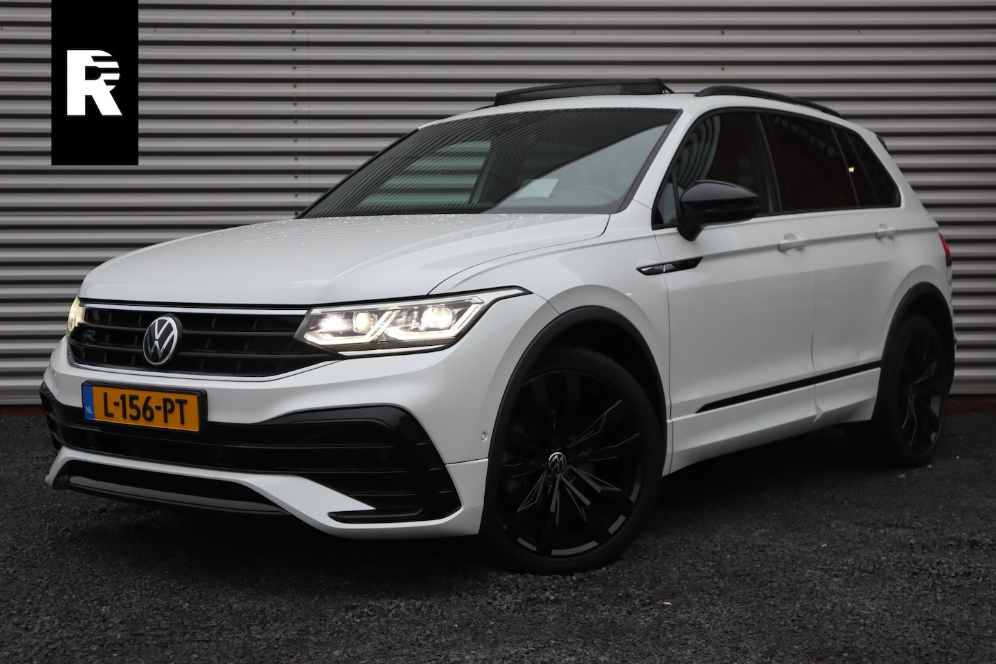 Volkswagen Tiguan - 1.5 TSI R-Line Business+ Harman Kardon / Head Up / Pano / 20inch NL-Auto - AutoWereld.nl