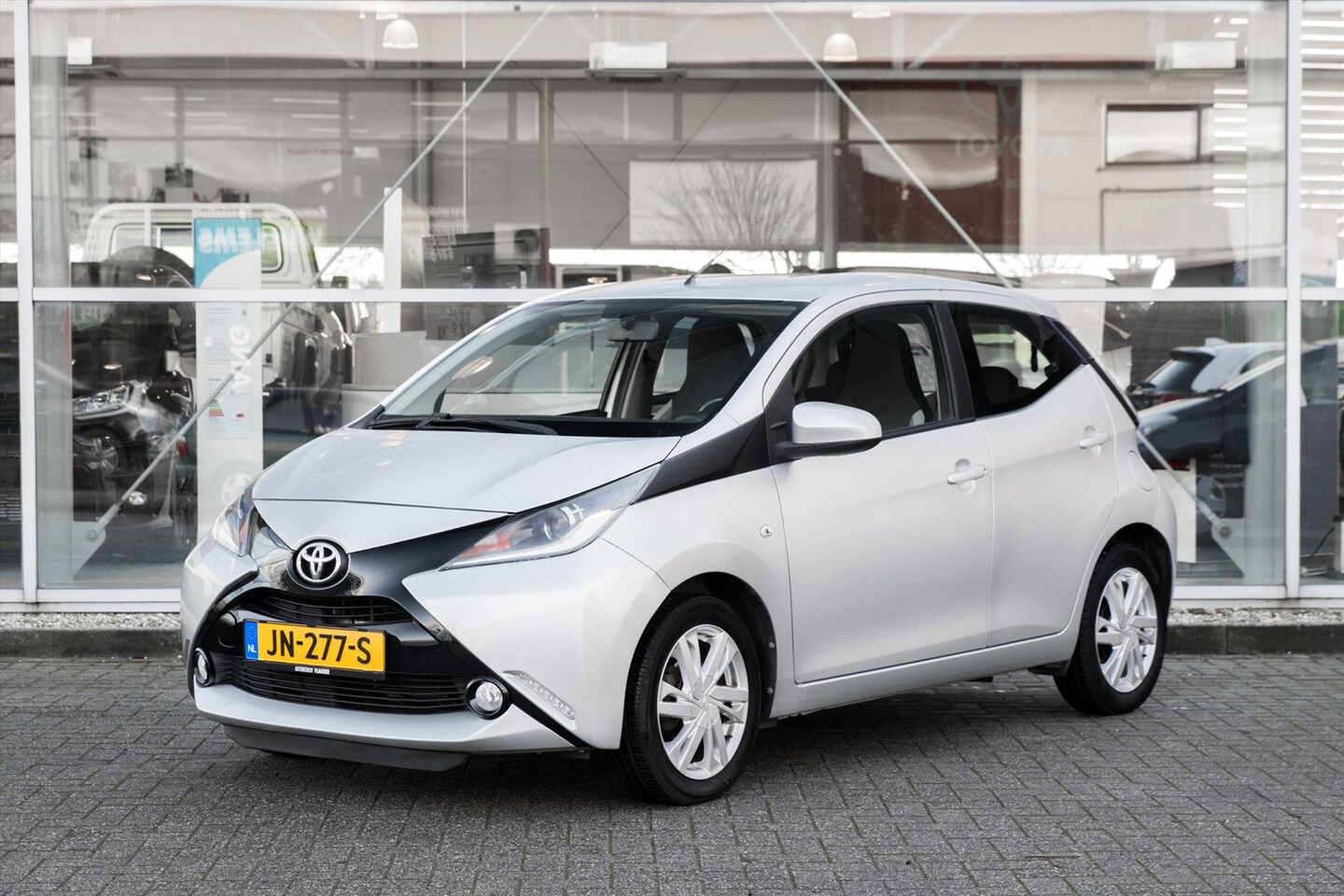 Toyota Aygo - 1.0 VVT-i 69pk 5D x-cite - AutoWereld.nl