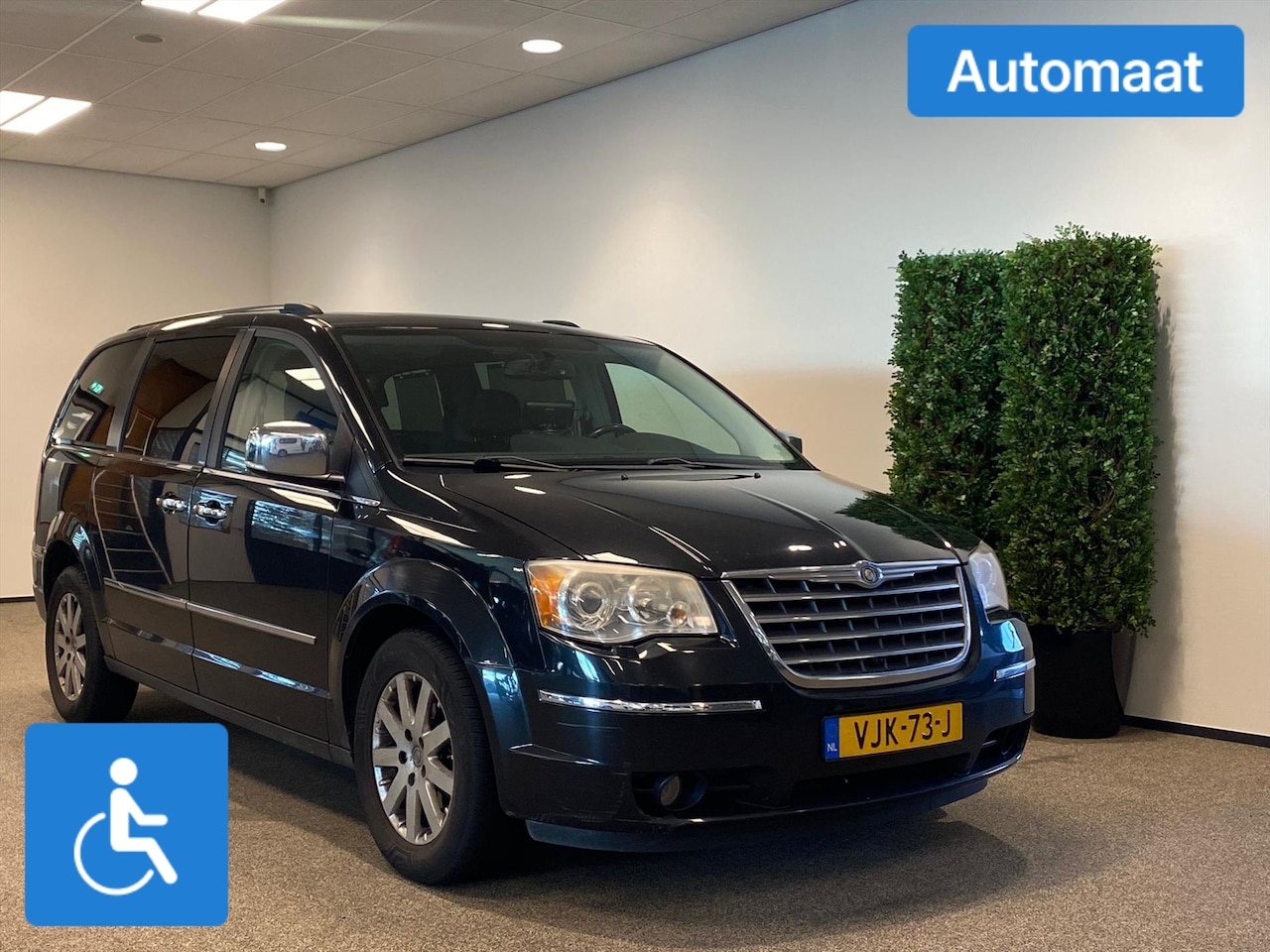 Chrysler Grand Voyager - Rolstoelauto Automaat 4+1 - AutoWereld.nl