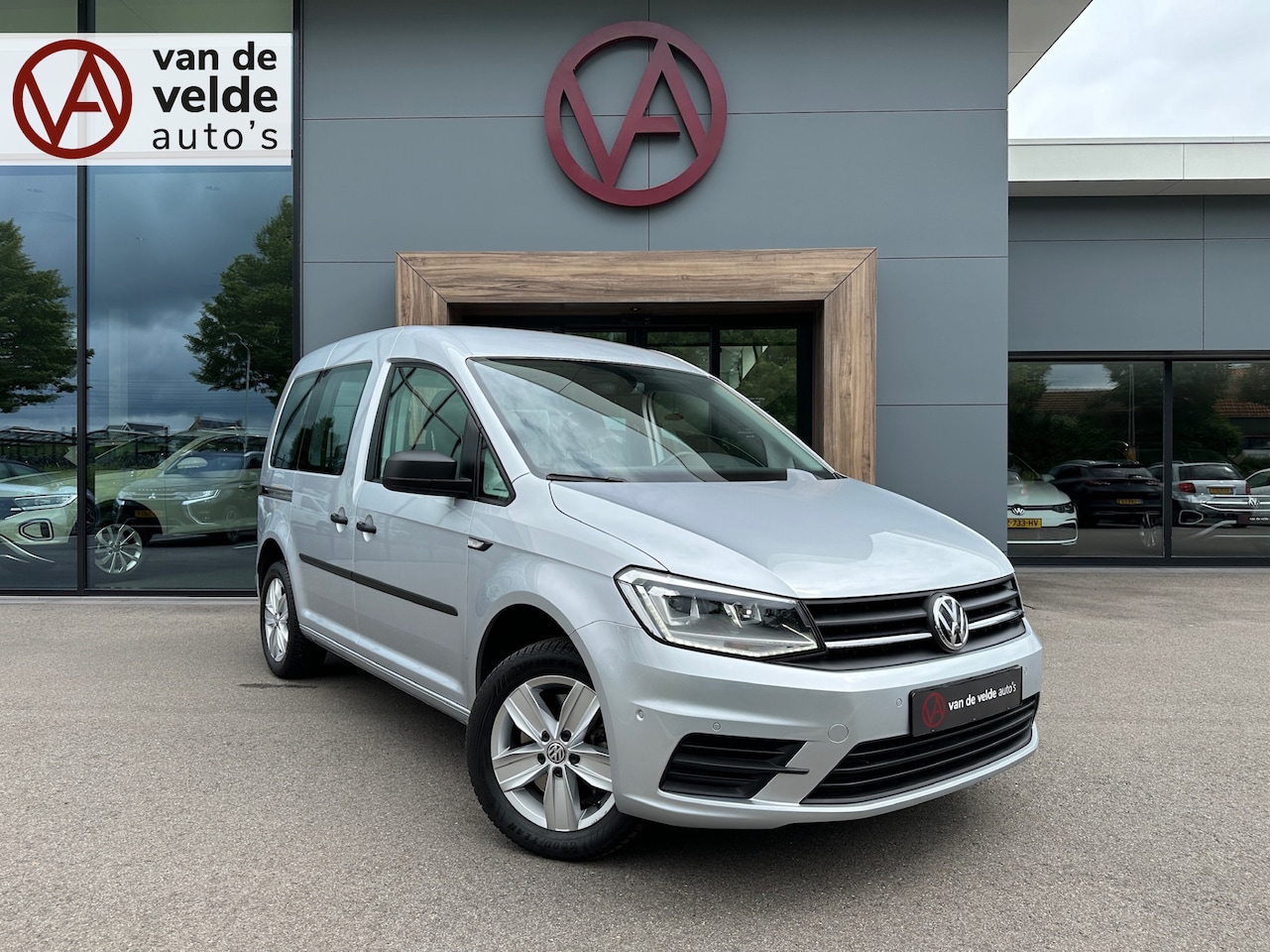 Volkswagen Caddy - 1.4 TSI 125pk DSG Trendline | Unieke km. | Xenon | Navi | Cruise | Rijklaar incl. 1 jaar B - AutoWereld.nl