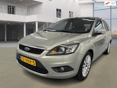 Ford Focus - 1.6 Titanium AUT NAVI PSENSOR LEDER CRUISE TREKHAAK 2 X SLEUTELS