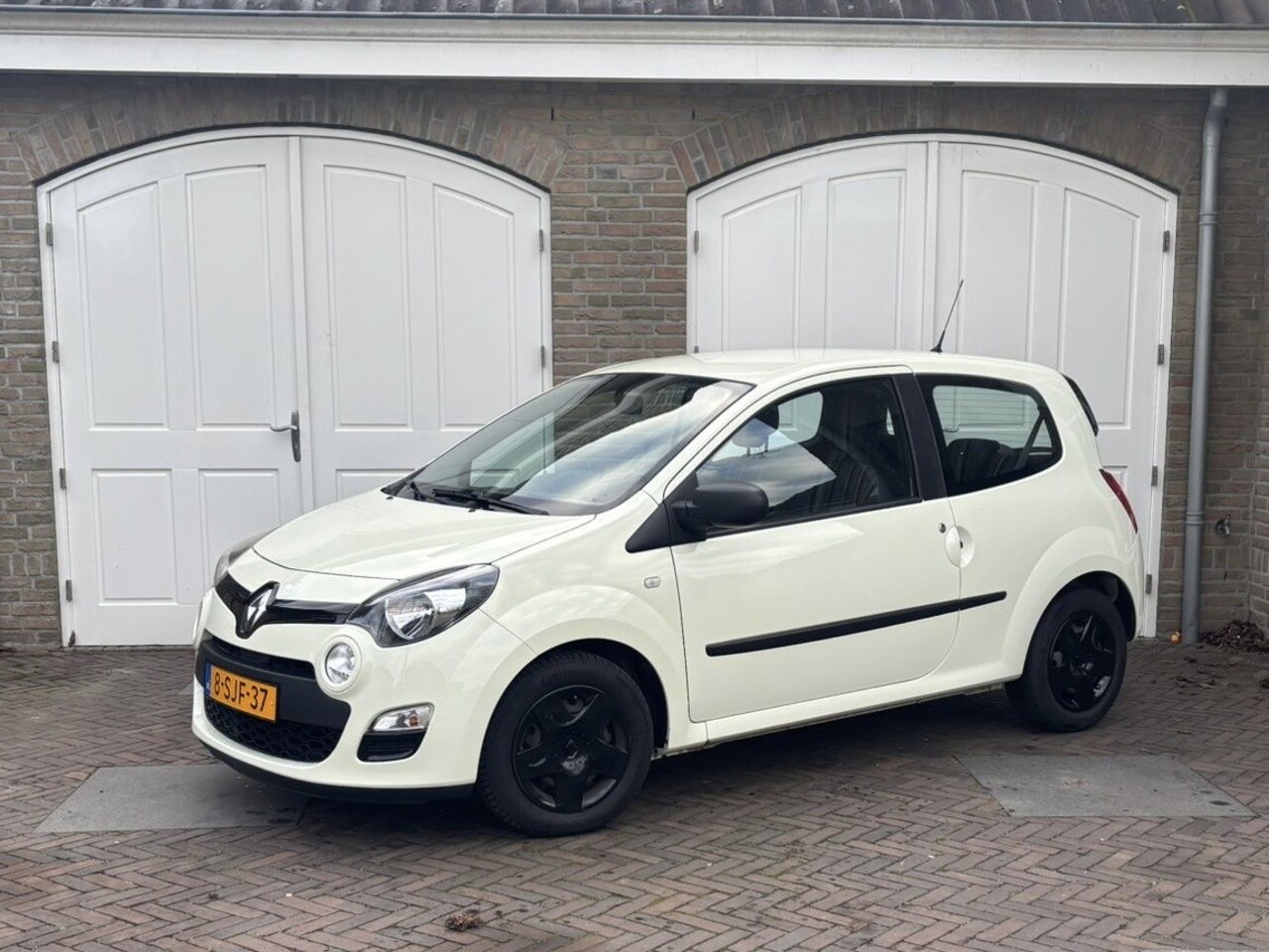 Renault Twingo - 1.2 16V Parisienne met NAP - AutoWereld.nl