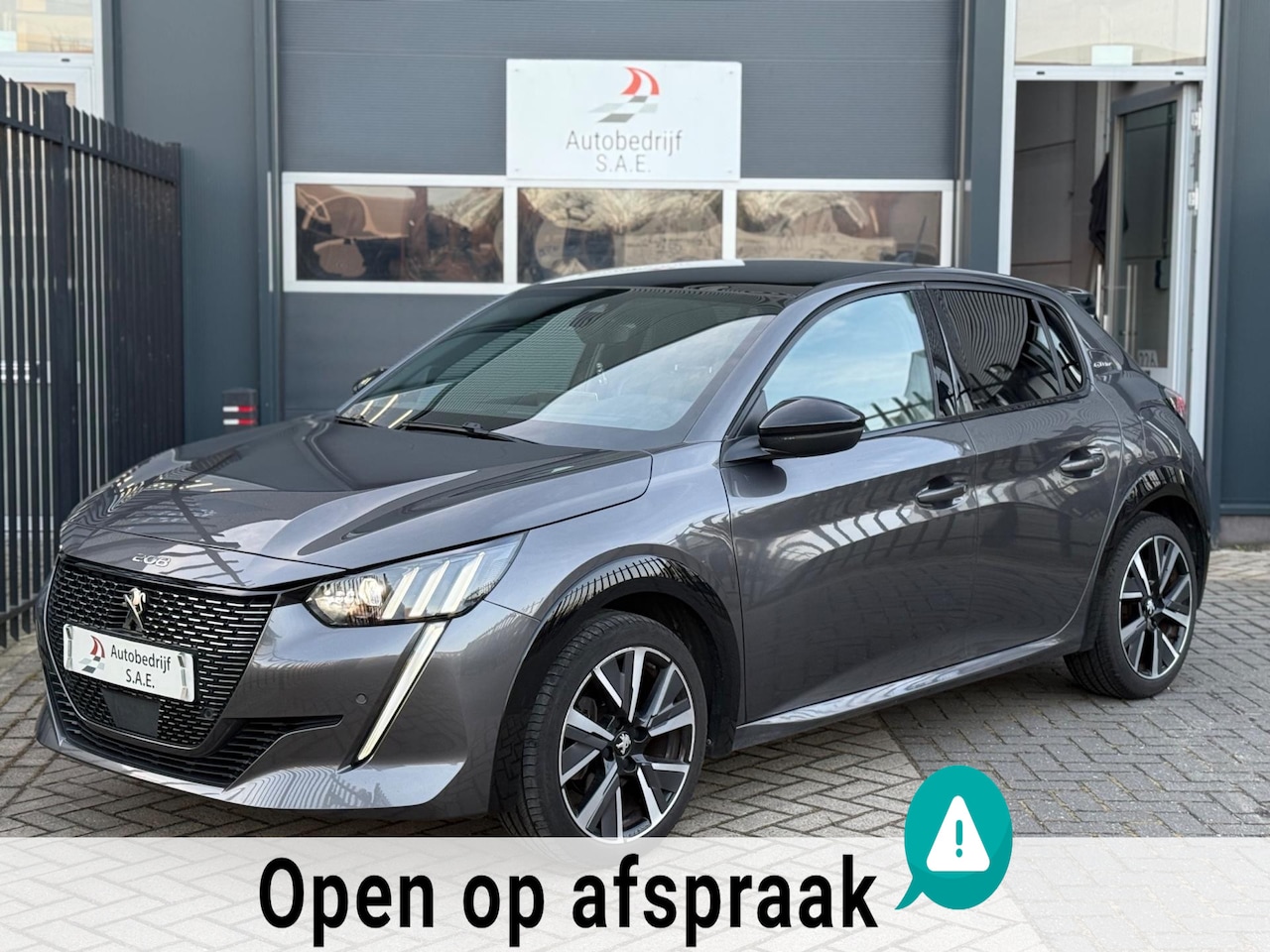 Peugeot 208 - 1.2 PureTech GT-Line PANO CARPLAY 3D COCKPIT CAMERA - AutoWereld.nl