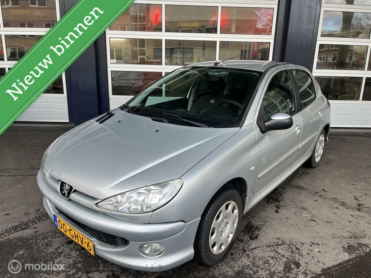 Ford Focus - 1.6-16V Futura/Airco/NAP/lederbekleding - AutoWereld.nl