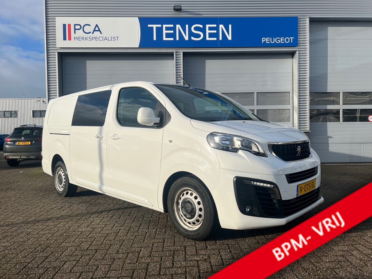 Peugeot Expert - 231L 2.0 BlueHDI 120PK DC Premium | Schuifdeur L+R | Navigatie | Airco | 5 persoons | - AutoWereld.nl