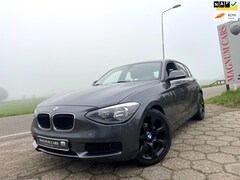 BMW 1-serie - 116i 5D NAP AUTOMAAT XENON LEDER SCHERM VELGEN