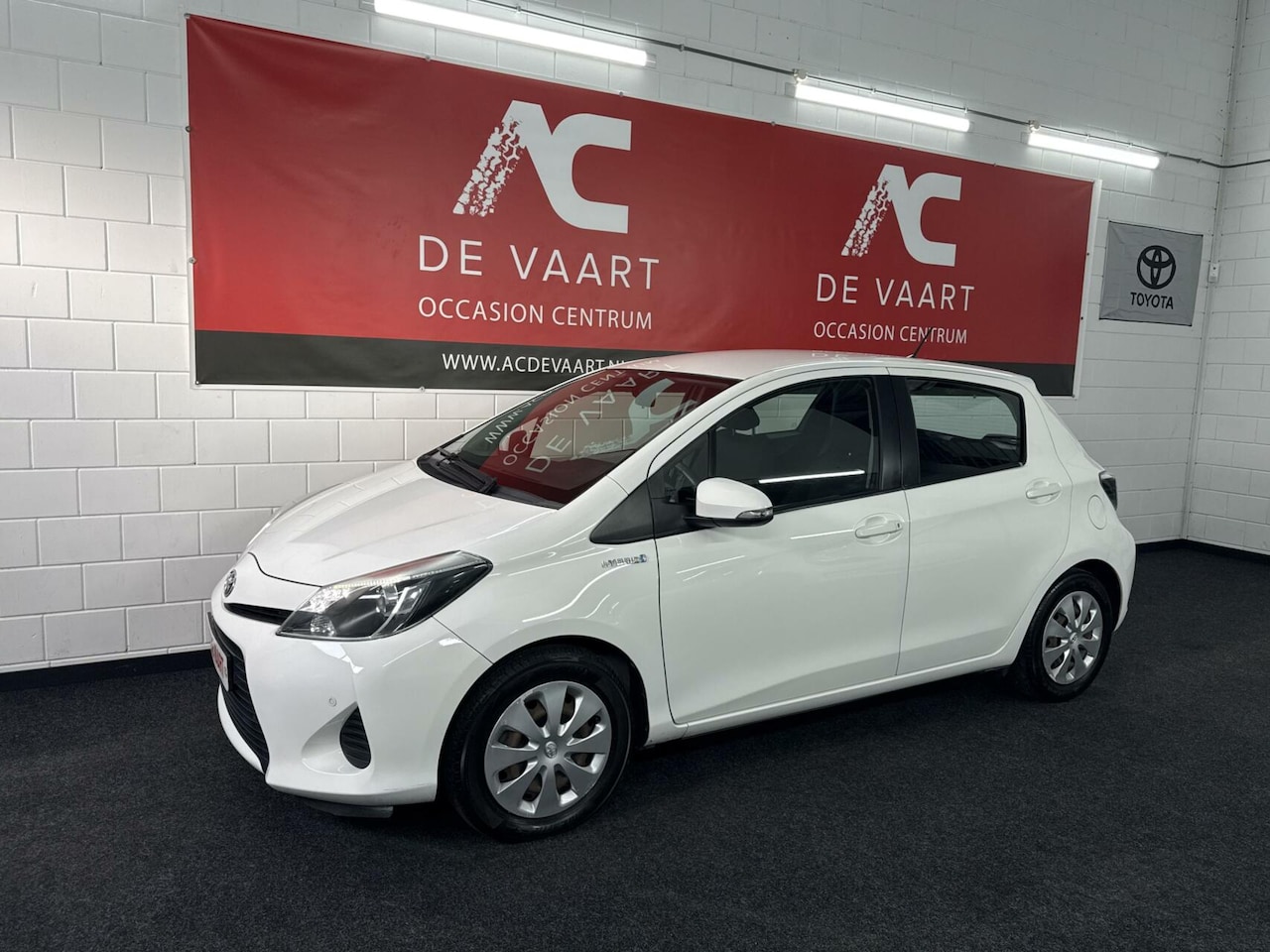 Toyota Yaris - 1.5 Full Hybrid Aspiration - CLIMA/CAMERA/NAP - AutoWereld.nl