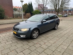 Skoda Octavia Combi - 1.6 TDI Greenline Businessline Cruise NAVI PDC