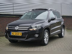 Volkswagen Tiguan - 2.0 TSI 4Motion Trekhaak 2200kg/Panodak /Navi/Rijklaarprijs