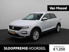 Volkswagen T-Roc - 1.5 TSI Style Business 150PK AUTOMAAT | Stoelverwarming | Achteruitrijcamera | Parkeersens