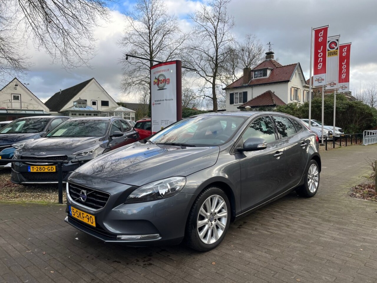 Volvo V40 - 1.6 T3 MOMENTUM 150PK / CAMERA / NAVI / STOELVERW. / CRUISE CTR. - AutoWereld.nl