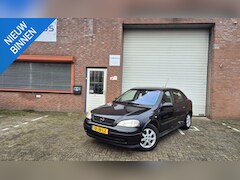 Opel Astra - 1.6-16V Edition