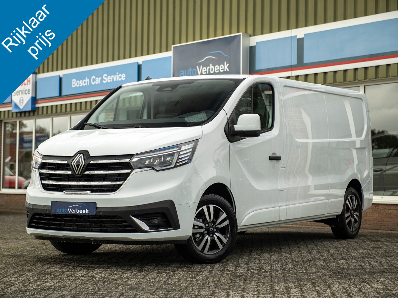 Renault Trafic - L2H1 2.0dCi 170pk Aut. T29 Luxe | Navi | Achtercamera | PDC rondom | ECC | 17" Lichtmetaal - AutoWereld.nl