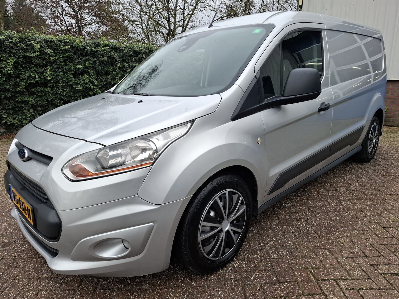 Ford Transit Connect - 1.6 TDCI L2 AIRCO/NAVI/TREKHAAK/PDC.A/CAMERA/3-ZITS 95PK - AutoWereld.nl