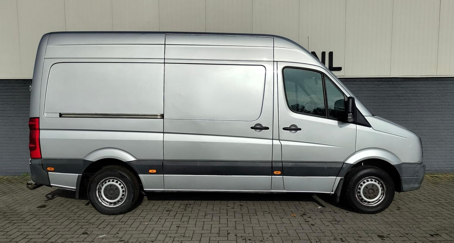 Volkswagen Crafter - 50 2.0TDI L2H2 3 pers. Airco Camera ECC Step-up Lat-om-lat Betonplex Schuifdeur ASR Elektr - AutoWereld.nl