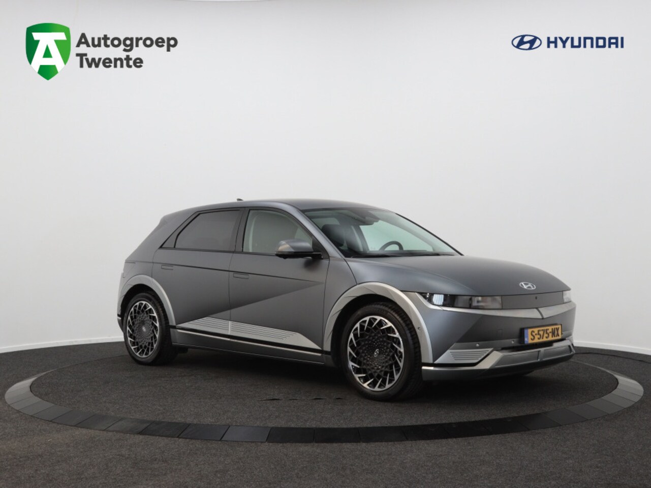 Hyundai IONIQ 5 - 77 kWh Lounge | Navigatie | Private lease 649 p.m. - AutoWereld.nl