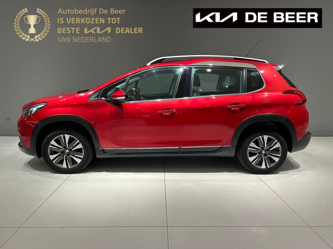 Peugeot 2008 - 1.2 PureTech 82pk Allure AUTOMAAT Navi Pano Trekhaak - AutoWereld.nl