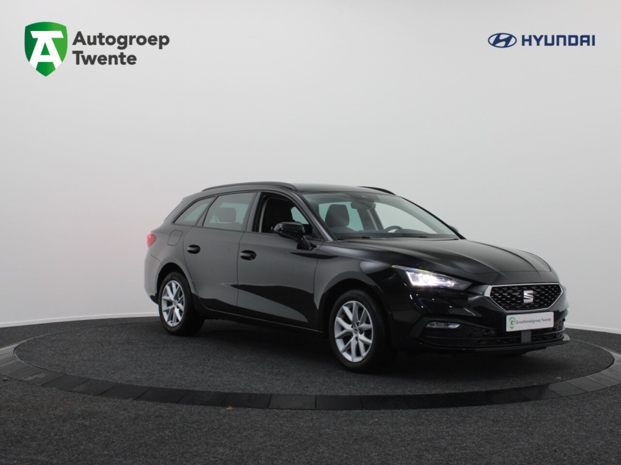 Seat Leon Sportstourer - 1.0 eTSI Style Business Intense DSG 110PK | Private lease 469 p. - AutoWereld.nl