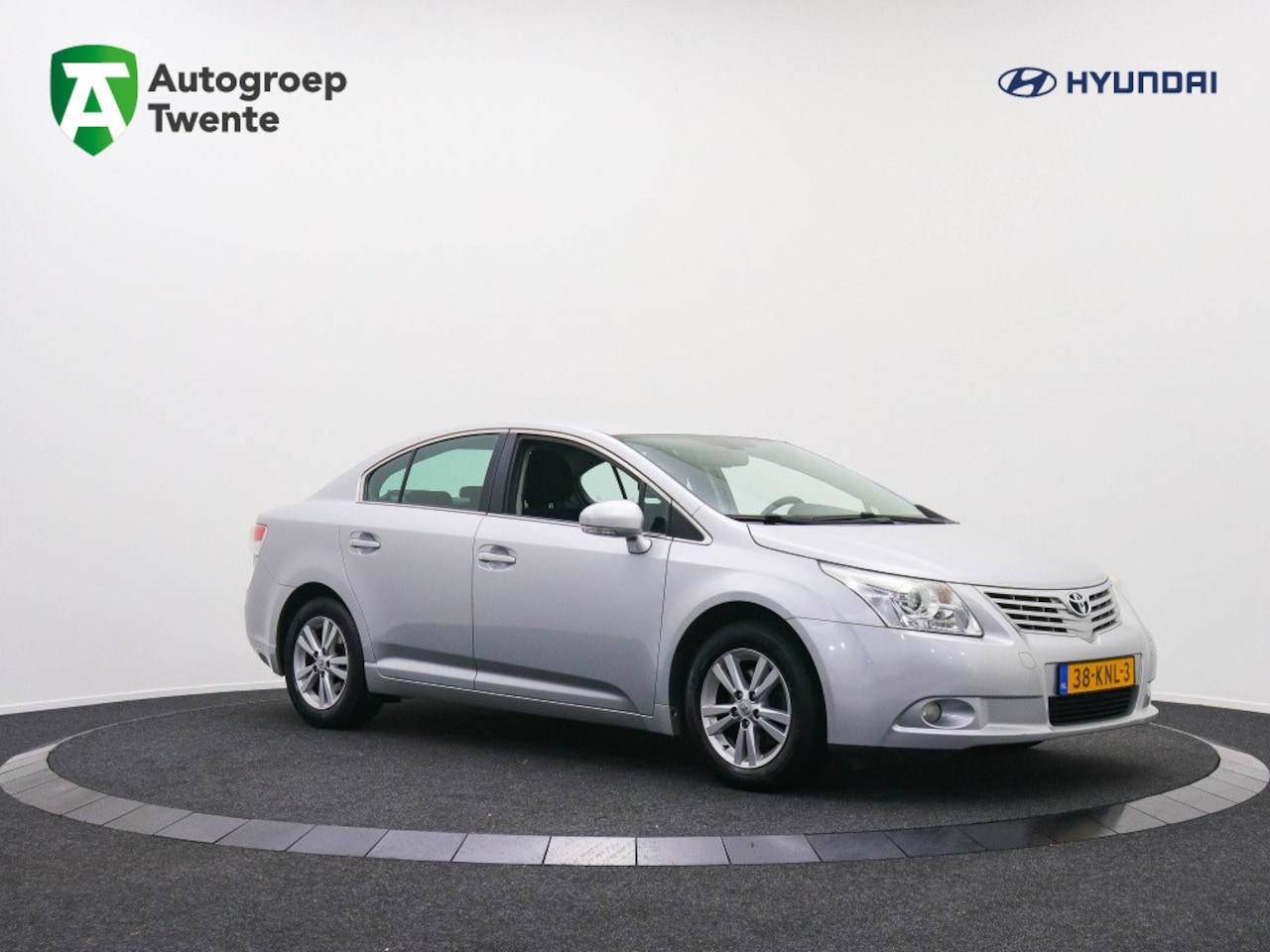 Toyota Avensis - 1.8 VVTi Dynamic Business Special | Trekhaak | Navigatie - AutoWereld.nl