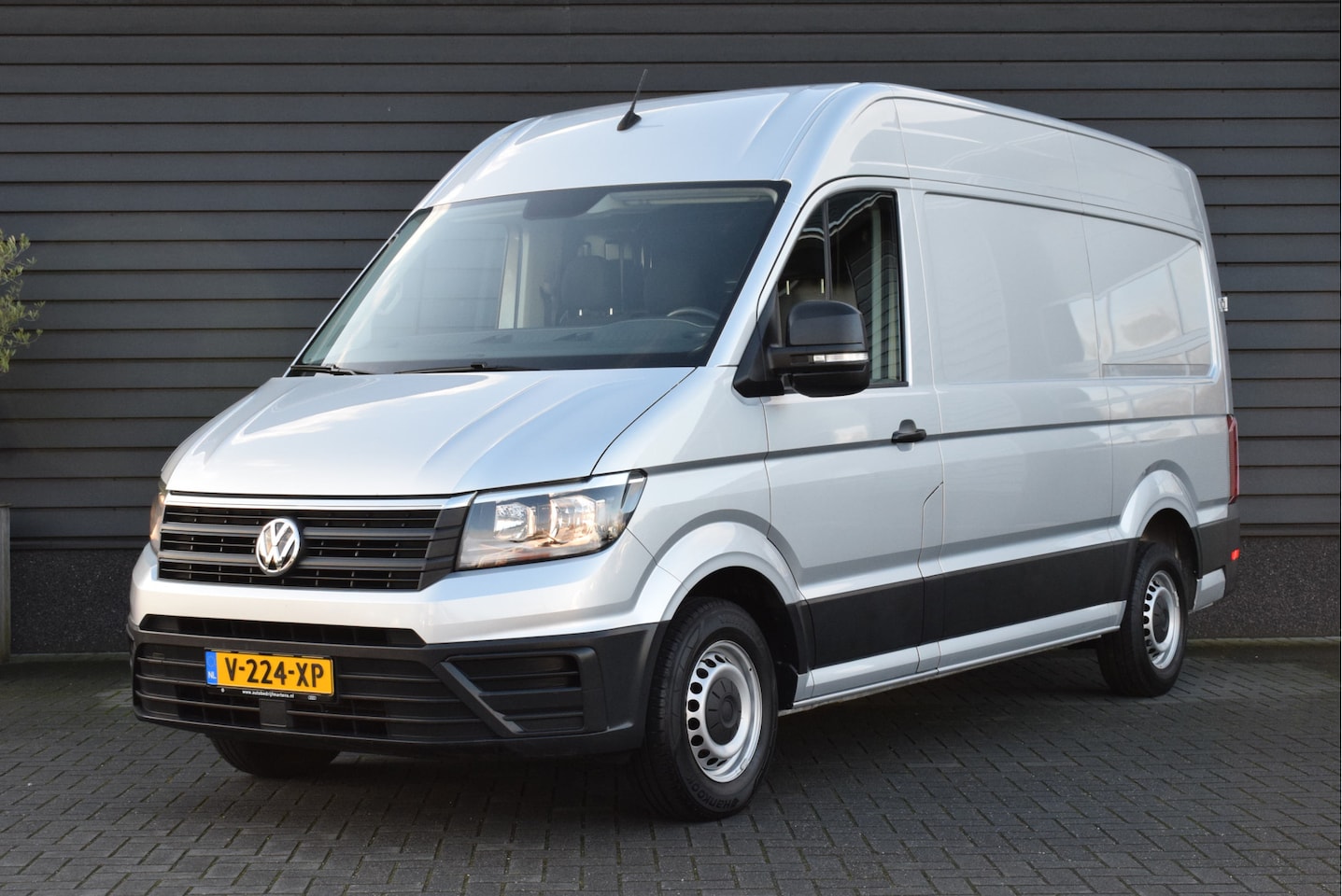 Volkswagen Crafter - 35 2.0 TDI 177pk H6 L3H3 Trekhaak Bluetooh - AutoWereld.nl