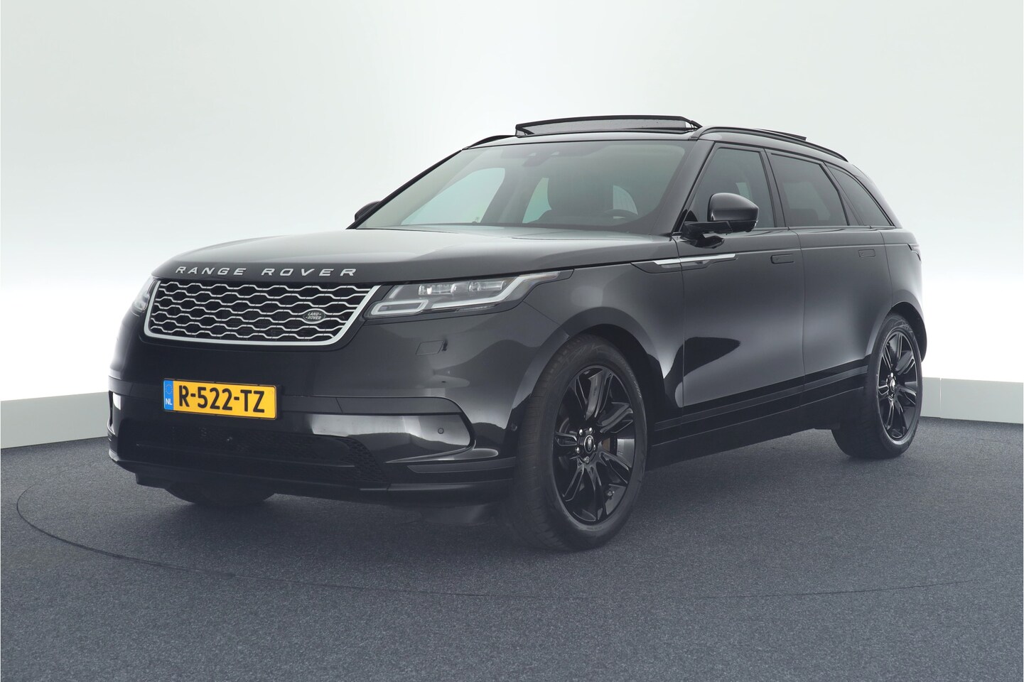 Land Rover Range Rover Velar - 3.0 V6 300pk AWD R-Dynamic HSE Trekhaak 360Camera Head-Up Luchtvering Panoramadak Navigati - AutoWereld.nl