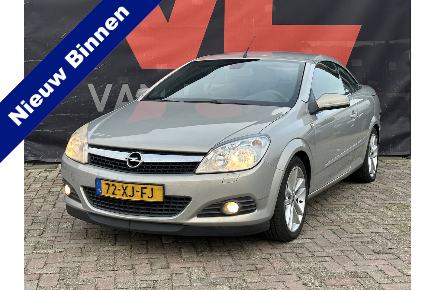 Opel Astra TwinTop - 1.8 Cosmo | Nieuw Binnen | Airco | Radio CD | Verkeerd in nette staat | - AutoWereld.nl