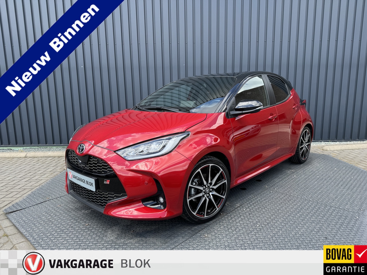 Toyota Yaris - 1.5 Hybrid GR Sport / Bi tone | Emotional Red | JBL | PDC | BSM | Head-up | Rijklaar!! - AutoWereld.nl