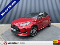 Toyota Yaris - 1.5 Hybrid GR Sport / Bi tone | Emotional Red | JBL | PDC | BSM | Head-up | Rijklaar