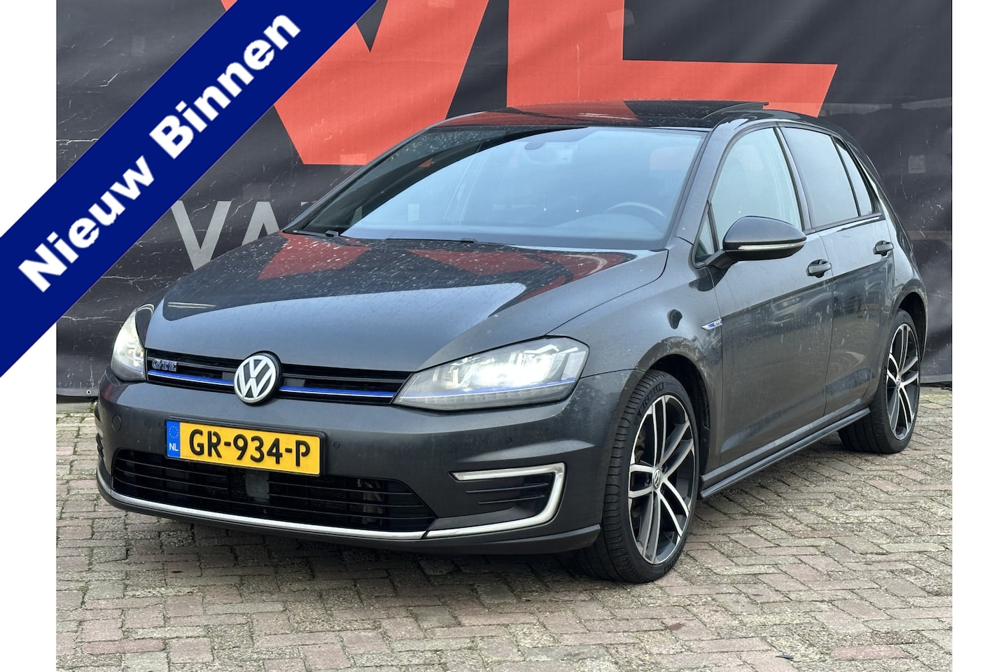 Volkswagen Golf - 1.4 TSI GTE | Nieuw Binnen | Navigatie | Panorama | 18'' Inch velgen | - AutoWereld.nl