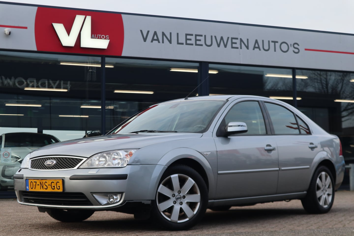 Ford Mondeo - 1.8-16V First Edition | Climate Control | Radio CD | Trekhaak | - AutoWereld.nl