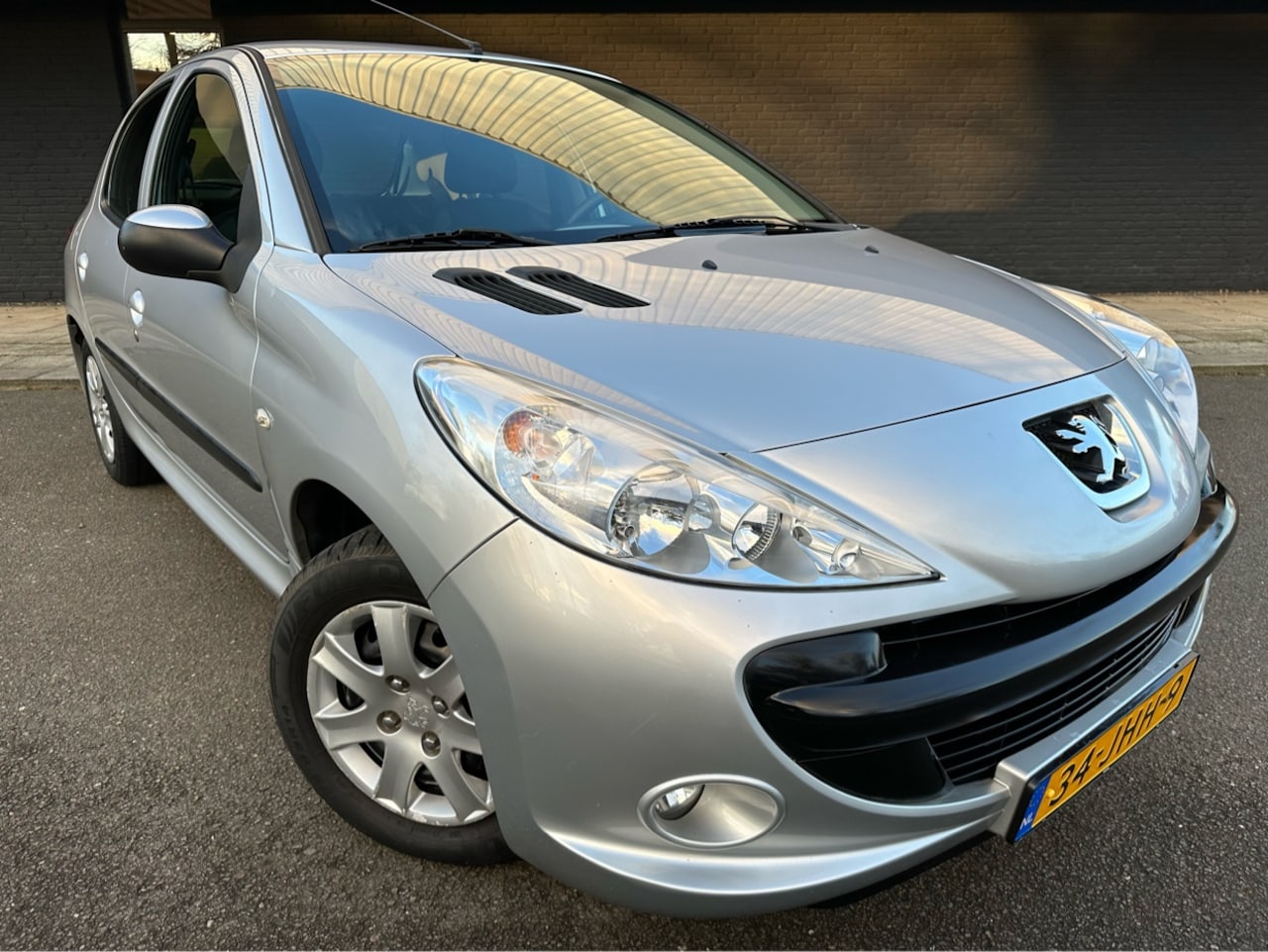 Peugeot 206 - 1.4 XS // Origineel NL // Nieuwe distributie // - AutoWereld.nl